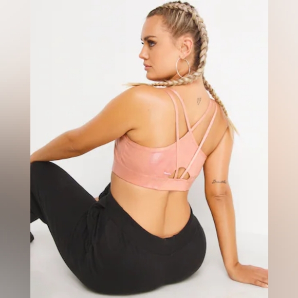 Puma Strappy Pink Wireless Medium Impact Sports Bra Size Large New NWT Active - Picture 1 of 8